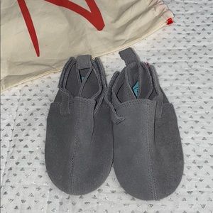 Zutano grey suede booties